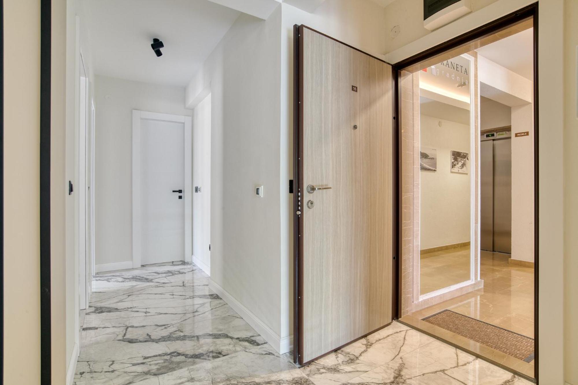 Ap Royal Oak - 2 Bedroom Apartment In Будва Экстерьер фото